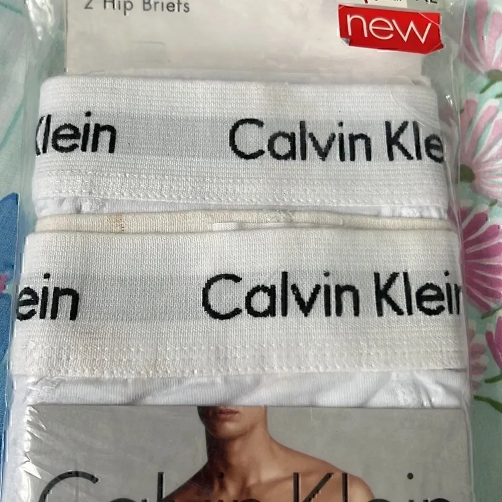 Calvin Klein 2 Pack Hip Briefs White
